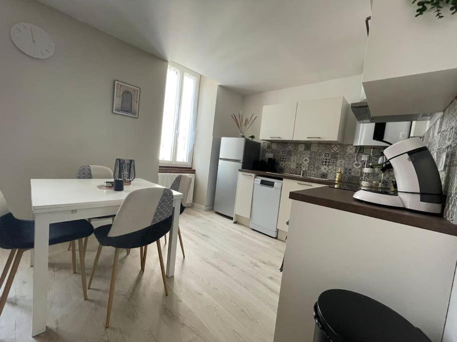 Appartement T2 Refait A Neuf Sur Le Theme Oriental à Rodez Extérieur photo